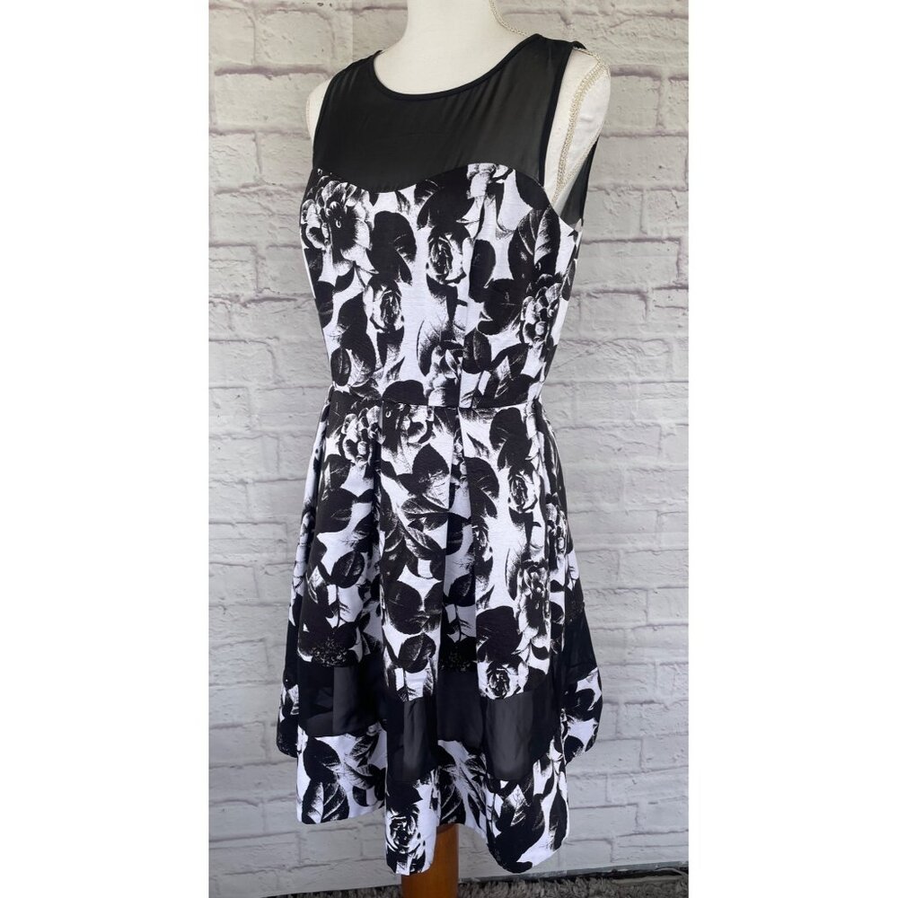 White House Black Market  Dress Midi Mesh Panels Floral Classic 8